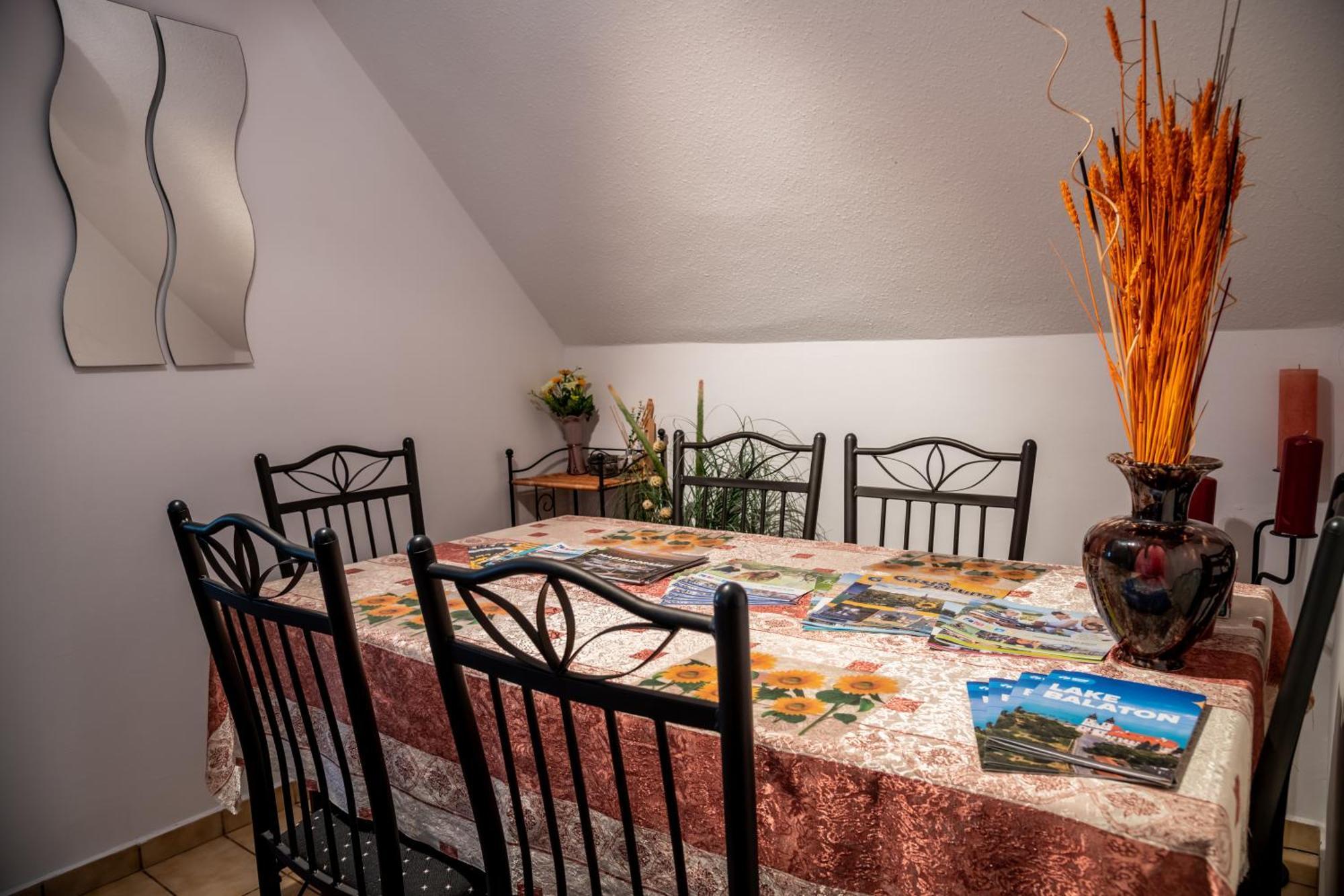 Magdalena Apartmanhaz Keszthely Buitenkant foto